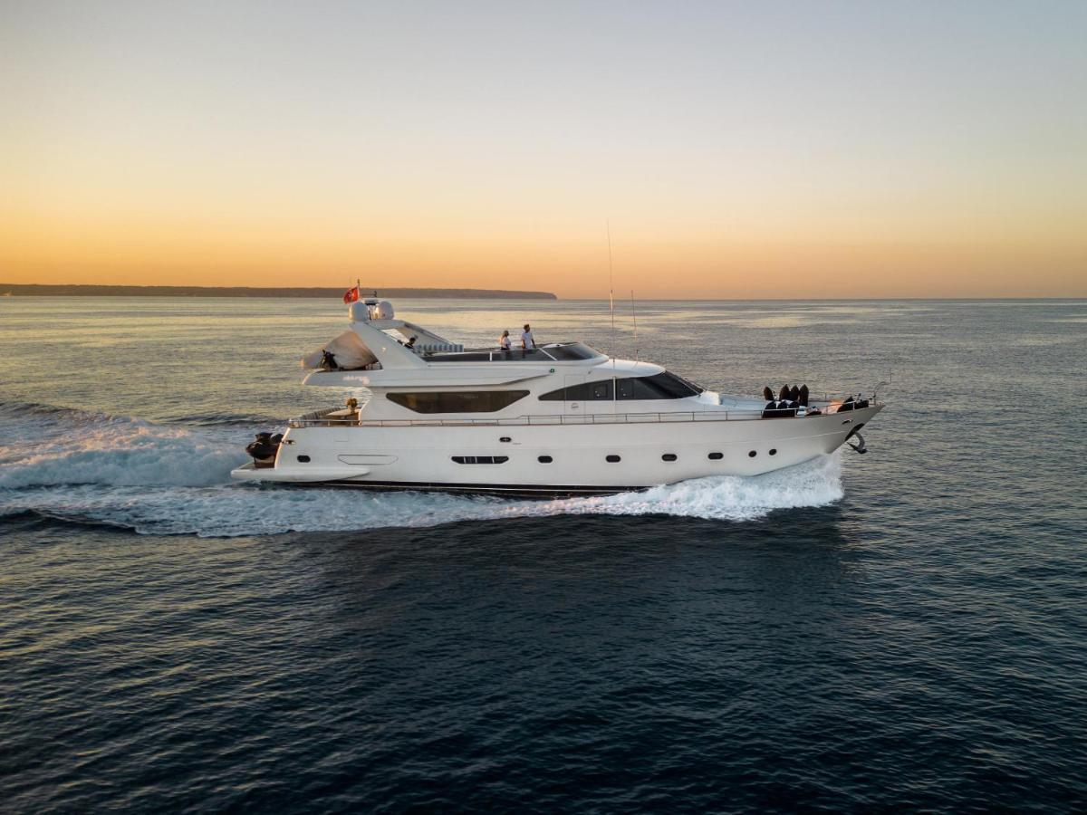 Essoess Boat - Five Star - Exclusive Use Bateau-hôtel Palma