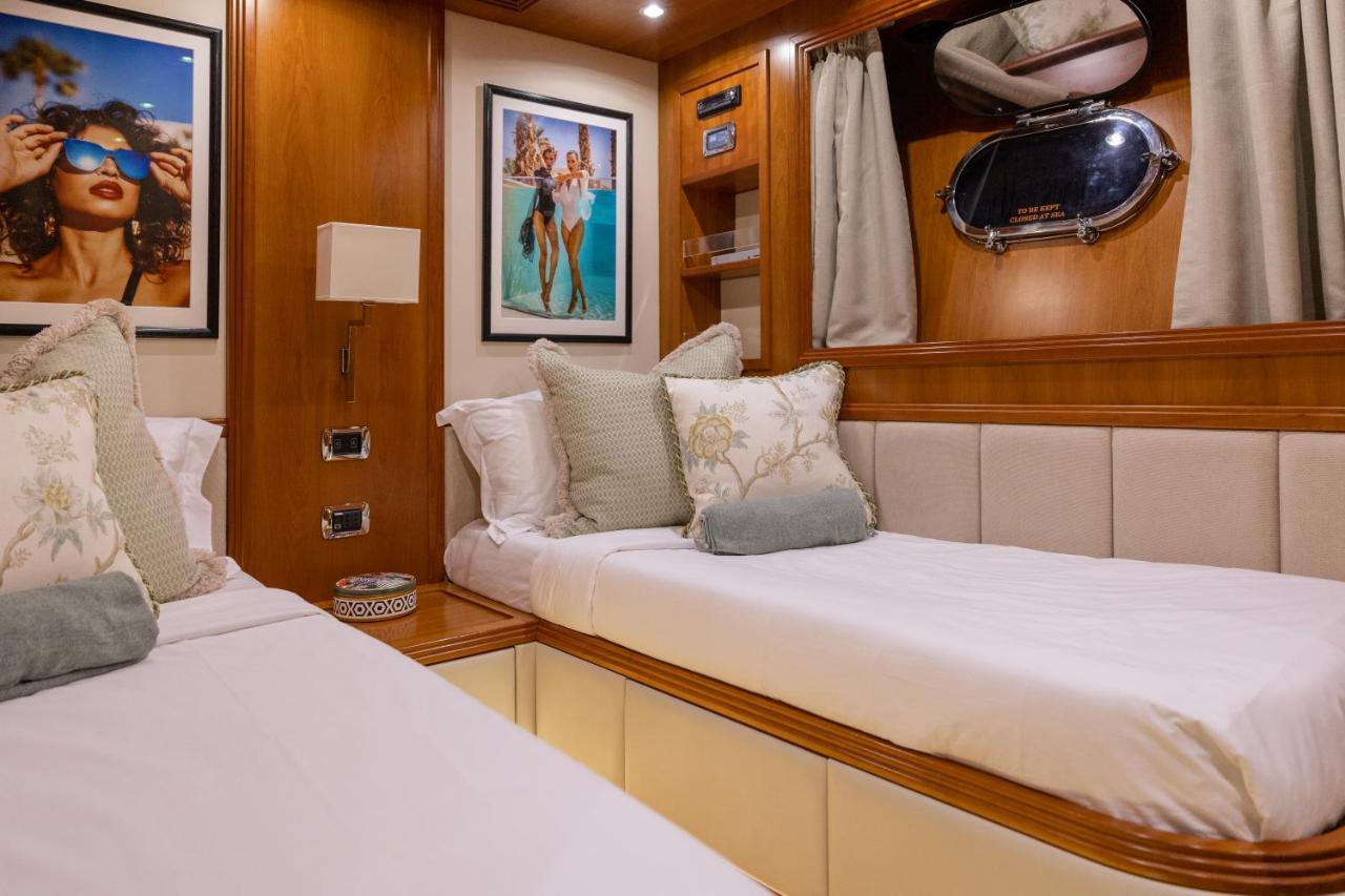 Essoess Boat - Five Star - Exclusive Use Bateau-hôtel Palma
